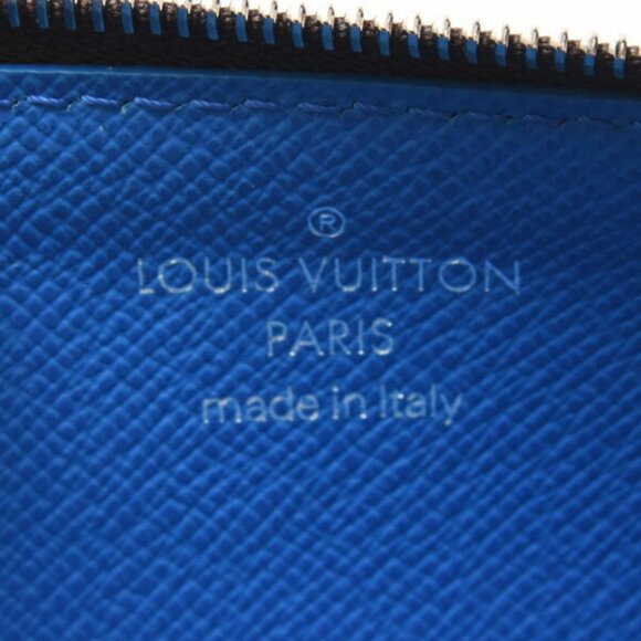 LOUIS VUITTON Blue Monogram Card Holder - Picture 8 of 10